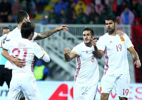 Costa giup Tay Ban Nha dan dau vong loai World Cup 2018 hinh anh