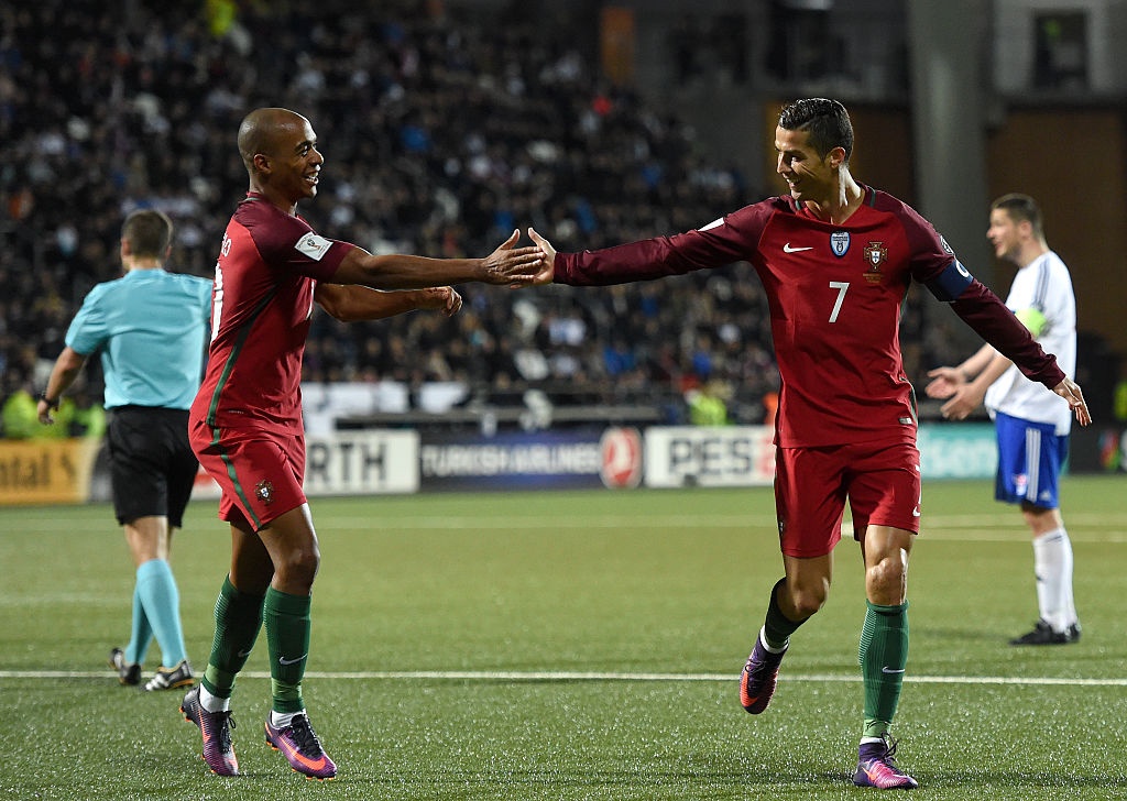 Ronaldo ghi ban cho DT Bo Dao Nha anh 7