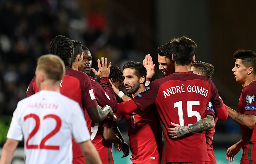 Ronaldo ghi ban cho DT Bo Dao Nha anh 6