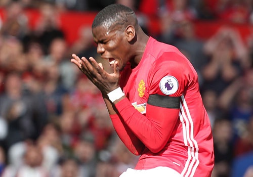 Paul Pogba chua the hay bang Henderson anh 1
