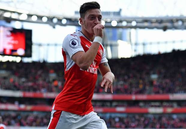 Oezil bat mi pha an mung ban thang anh 1