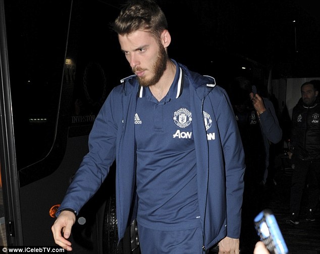 MU đến khách sạn ở Liverpool ảnh 4 MU den khach san o Liverpool anh 4