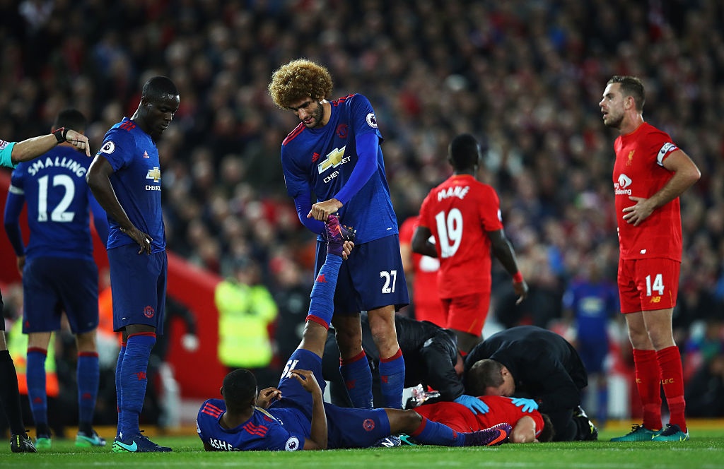 MU su dung xe bus phong ngu anh 8