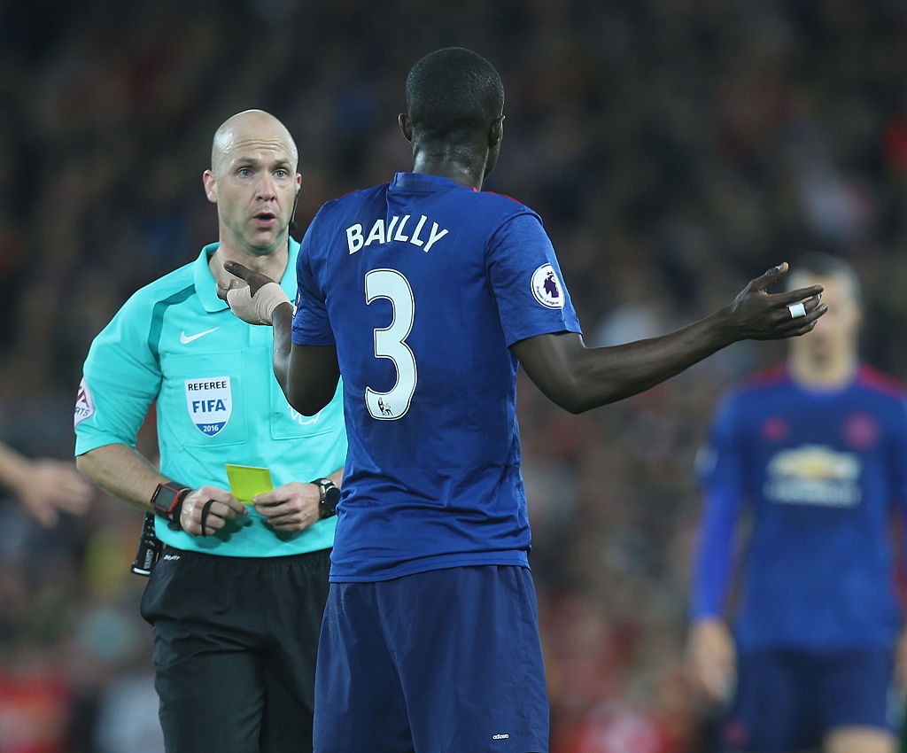 MU su dung xe bus phong ngu anh 10