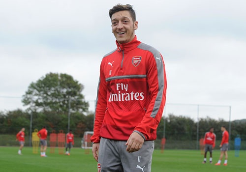 Arsenal san sang len ngoi dau bang Premier League hinh anh