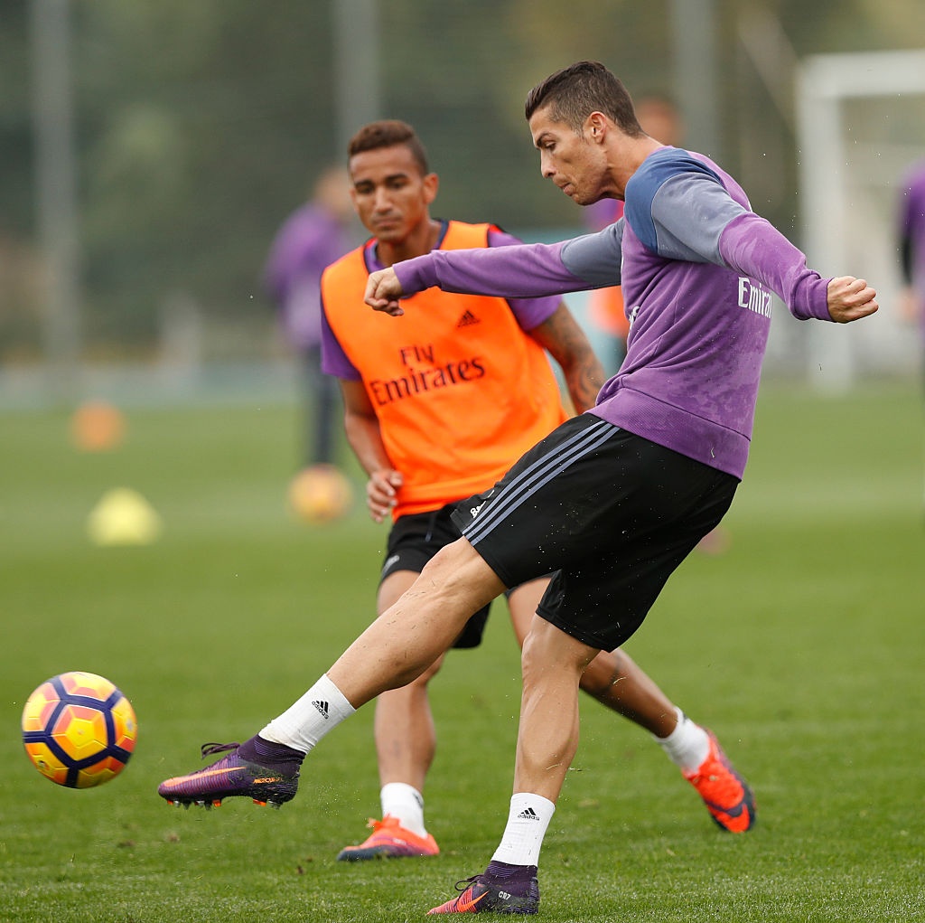 Ronaldo miệt mài tập luyện ảnh 3 Ronaldo miet mai tap luyen anh 3