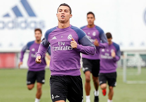 Ronaldo miet mai tap luyen nham giai con khat ban thang hinh anh