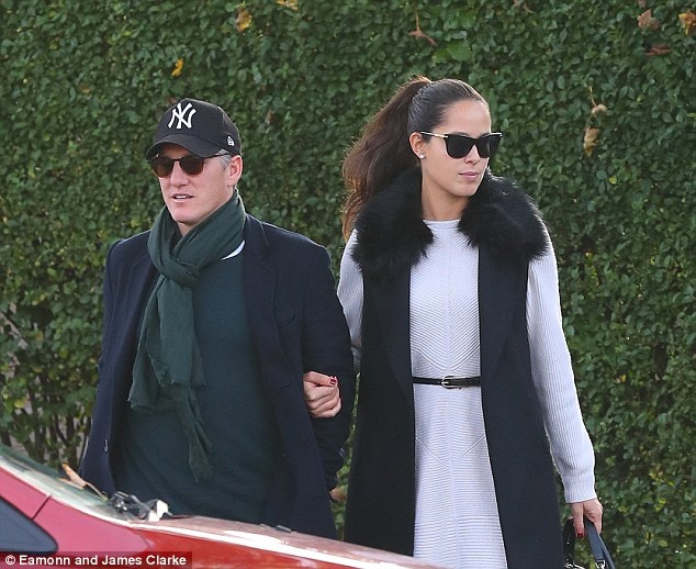 Schweinsteiger dua vo di an anh 1