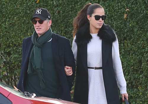 Schweinsteiger dua vo di an sau buoi tap hinh anh