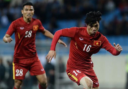 Nhung pha dut diem te cua DTVN truoc tong duyet AFF Cup hinh anh