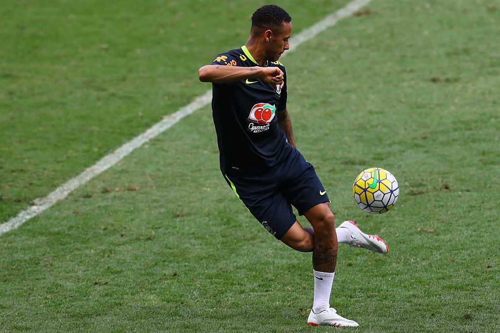 Neymar,  Coutinho tro lai tap luyen anh 1
