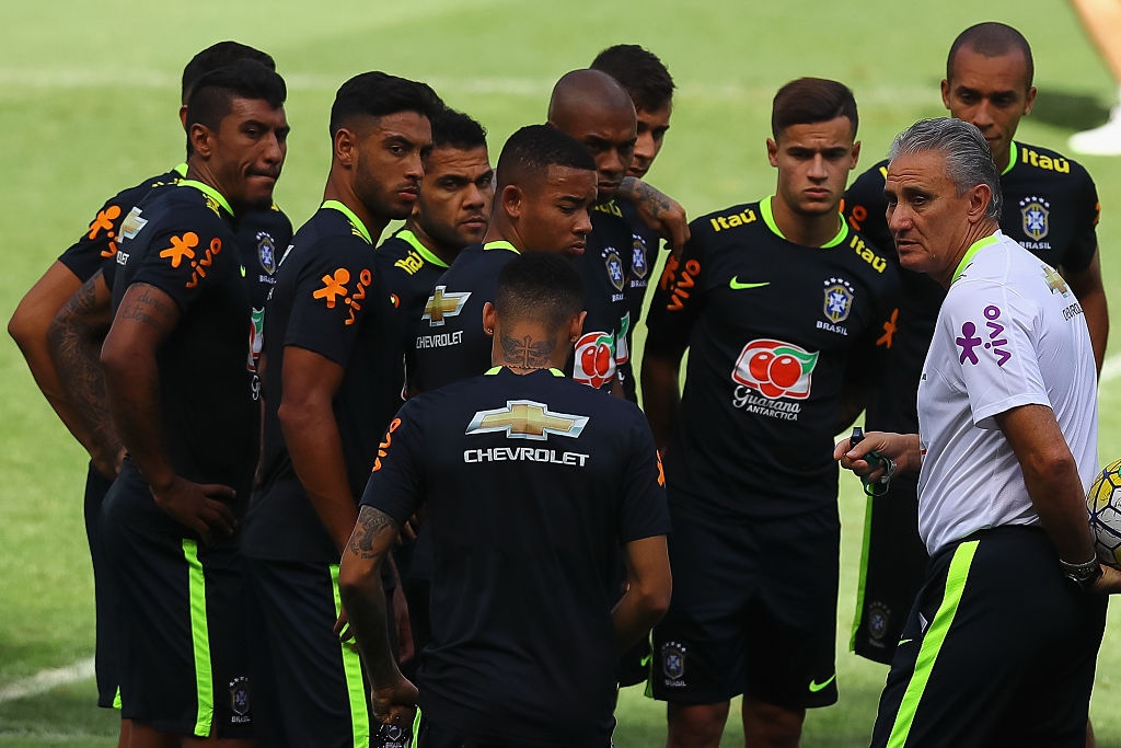 Neymar,  Coutinho tro lai tap luyen anh 8