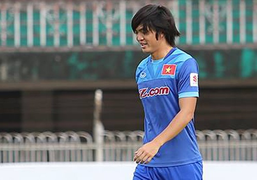 HLV Huu Thang cho Tuan Anh den phut cuoi hinh anh