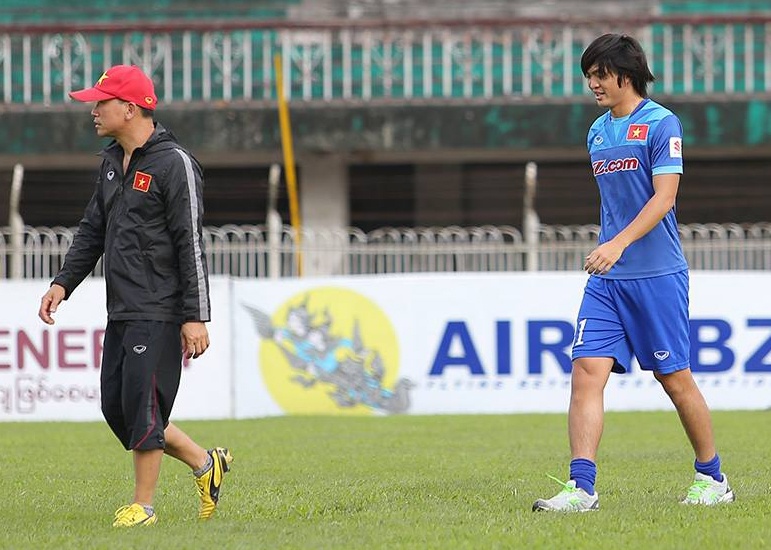 Tuấn Anh ra sân tập ảnh 1 Tuan Anh ra san tap anh 1