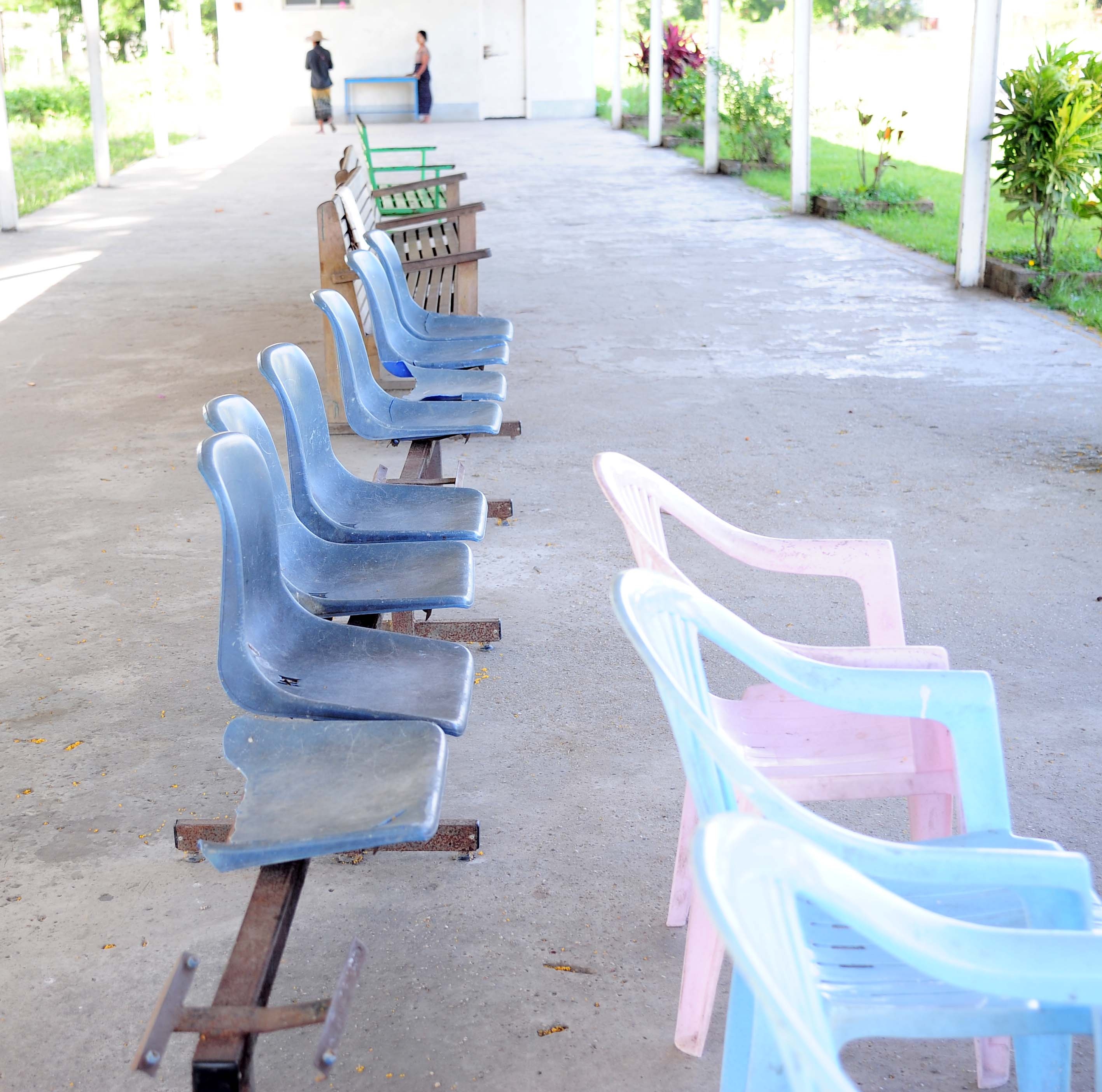 Tuyển Việt Nam tập trên sân tồi tàn ảnh 1 Tuyen Viet Nam tap tren san toi tan anh 1