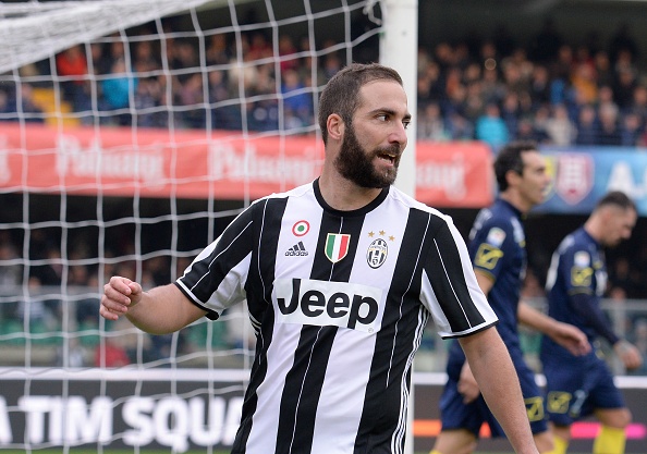 Nhung thuong vu hoi nhat trong bong da anh 9