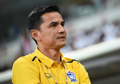 Kiatisak muon tat ca giup bong da Dong Nam A phat trien hinh anh