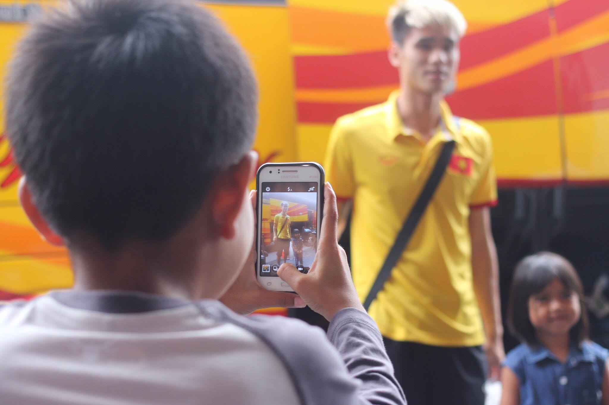 Người hâm mộ Indonesia chào đón Việt Nam ảnh 9 Nguoi ham mo Indonesia chao don Viet Nam anh 9