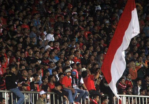 HLV Riedl nho co dong vien giup suc khi gap Viet Nam hinh anh