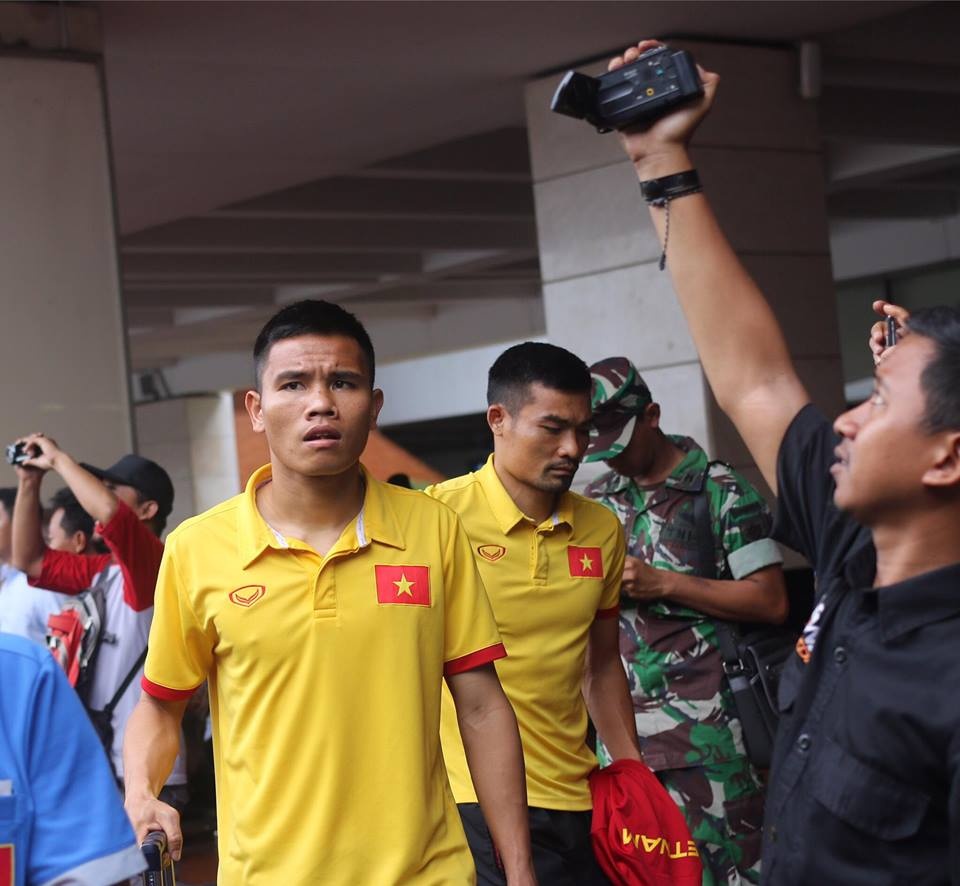 Người hâm mộ Indonesia chào đón Việt Nam ảnh 7 Nguoi ham mo Indonesia chao don Viet Nam anh 7