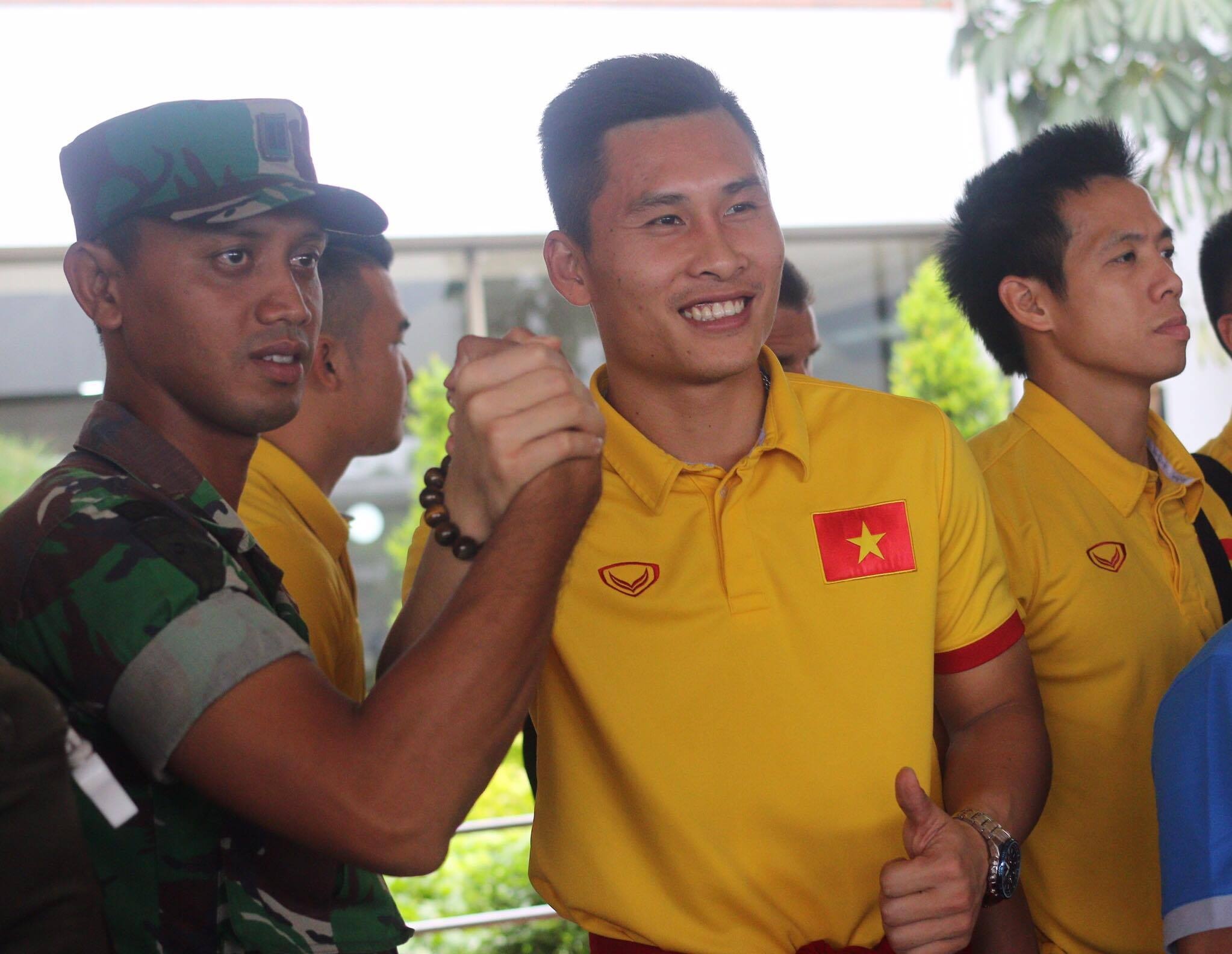 Người hâm mộ Indonesia chào đón Việt Nam ảnh 2 Nguoi ham mo Indonesia chao don Viet Nam anh 2