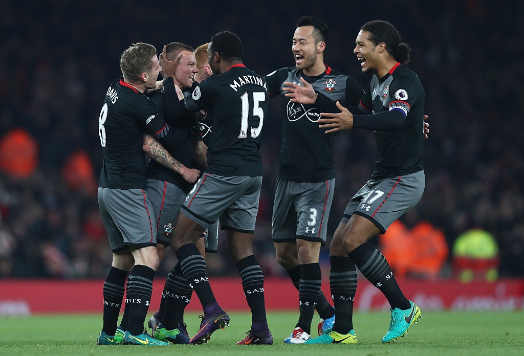 Arsenal dung buoc o tu ket League Cup anh 9