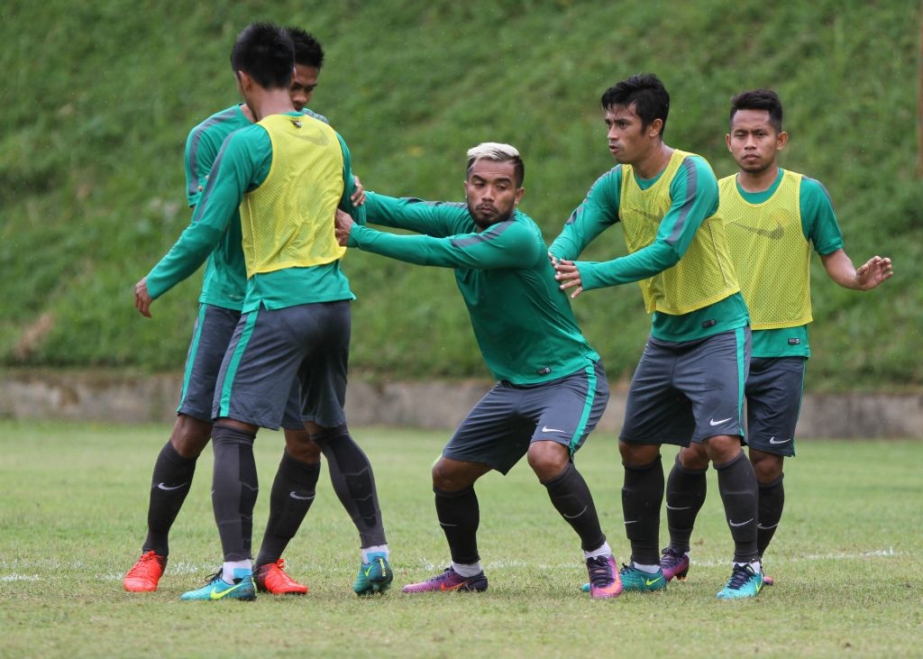 Indonesia tap sut phat truoc ban ket anh 4