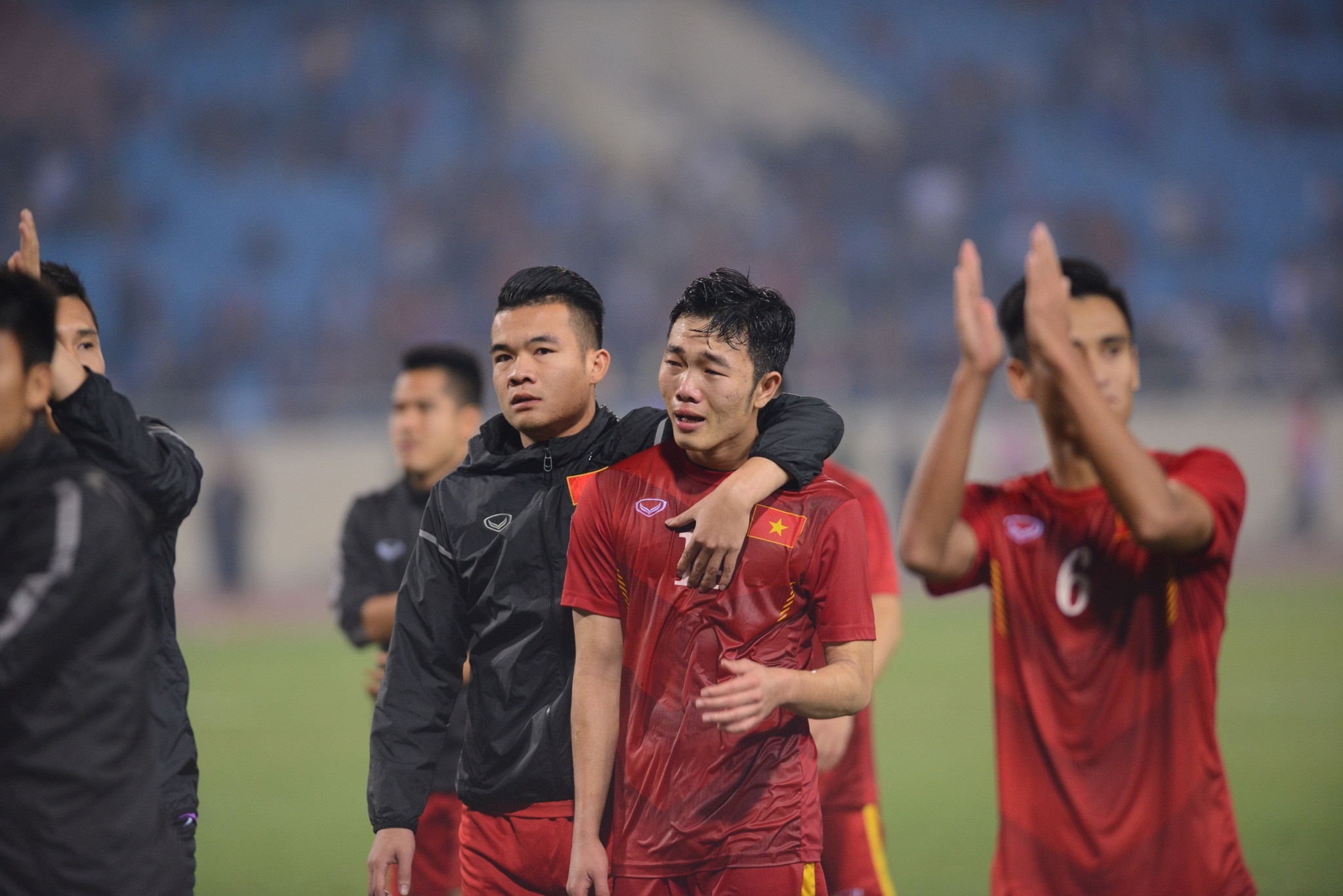 Nen giu lai HLV Huu Thang anh 1