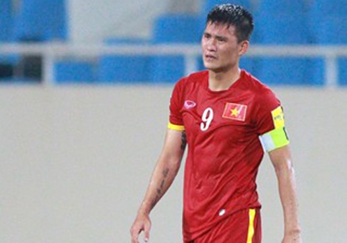 Cong Vinh khoc do mat khi chia tay dong doi hinh anh