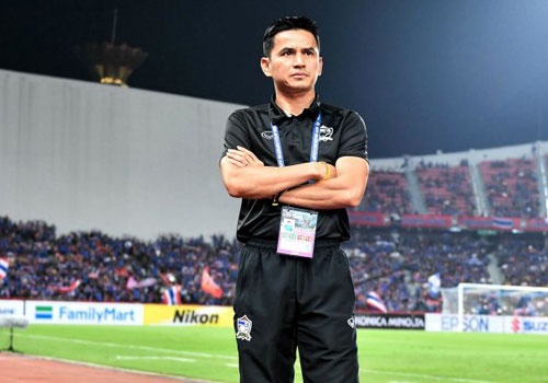 HLV Kiatisak lo lang truoc chung ket luot di AFF Cup hinh anh