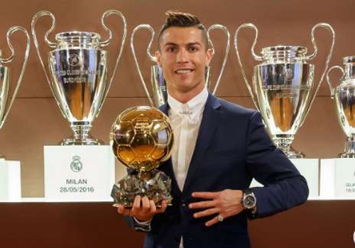 Zidane day luc 4h de xem ket qua binh chon Qua bong vang hinh anh