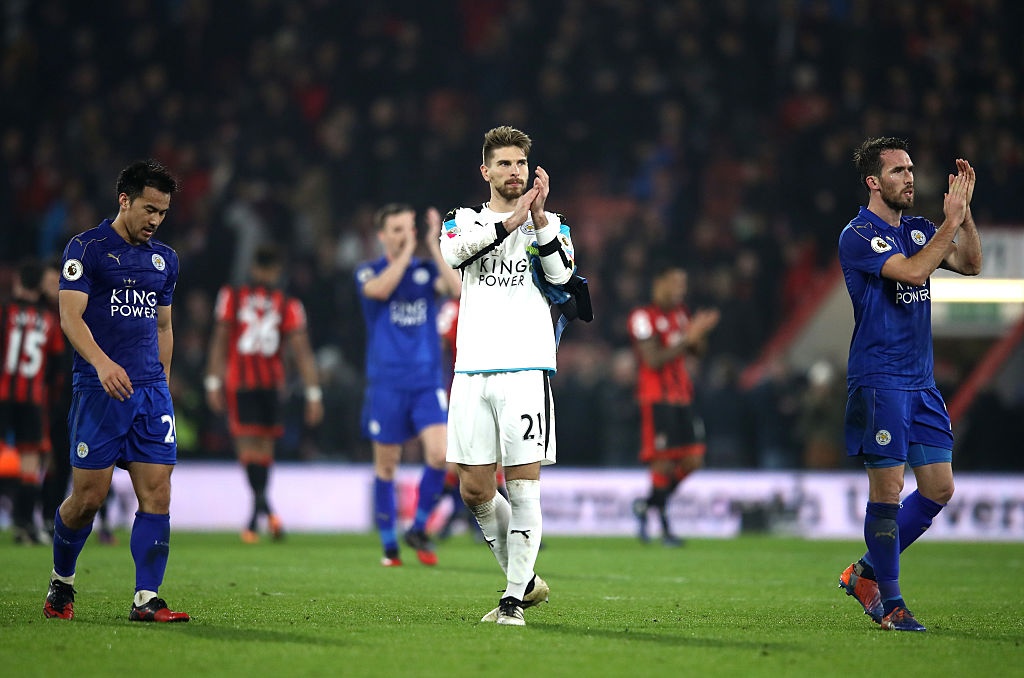 Leicester gay that vong tren san khach anh 7