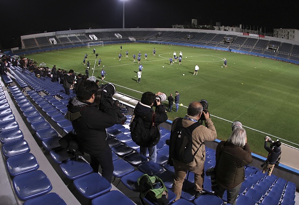 Ronaldo cuoi tuoi tren san tap anh 9