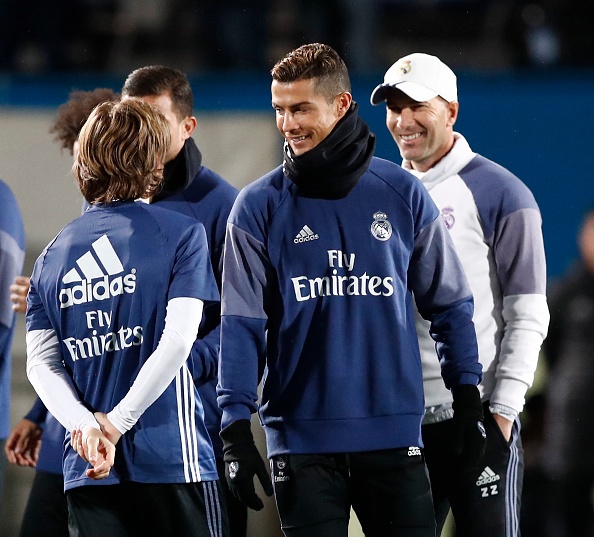 Ronaldo cuoi tuoi tren san tap anh 3