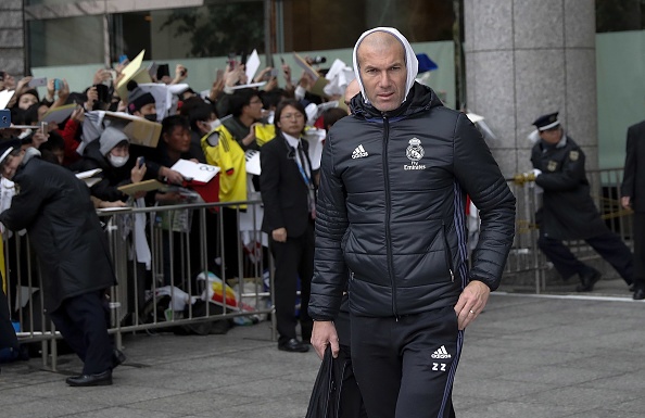 Ronaldo cuoi tuoi tren san tap anh 1