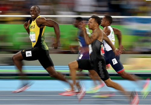 ‘Tia chop’ Bolt lot hinh anh the thao an tuong nam 2016 hinh anh