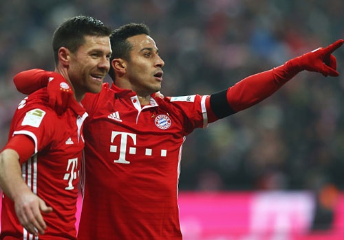 Bayern thang 3-0 truoc 'doi bong bi ghet nhat nuoc Duc' hinh anh