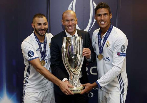 Zidane chon 5 cau thu Phap hay nhat nam 2016 hinh anh