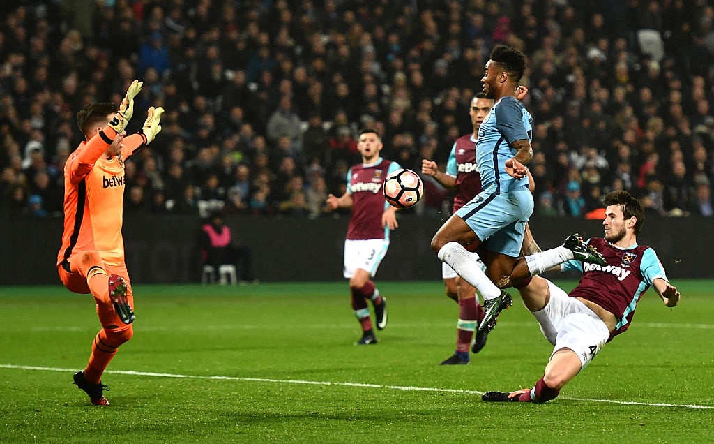 Aguero ghi ban dep mat cho Man City anh 5