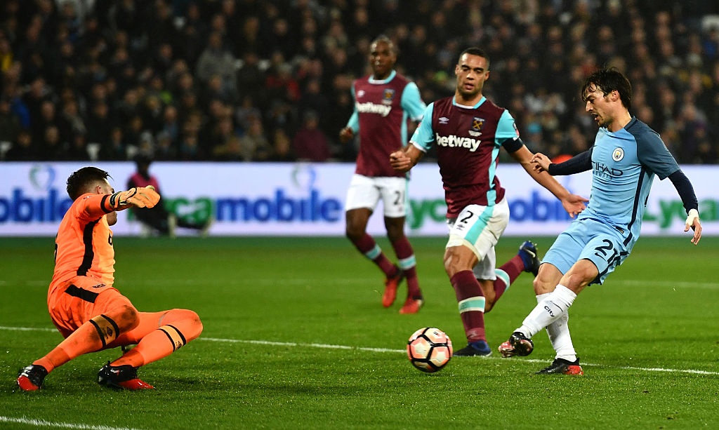 Aguero ghi ban dep mat cho Man City anh 6