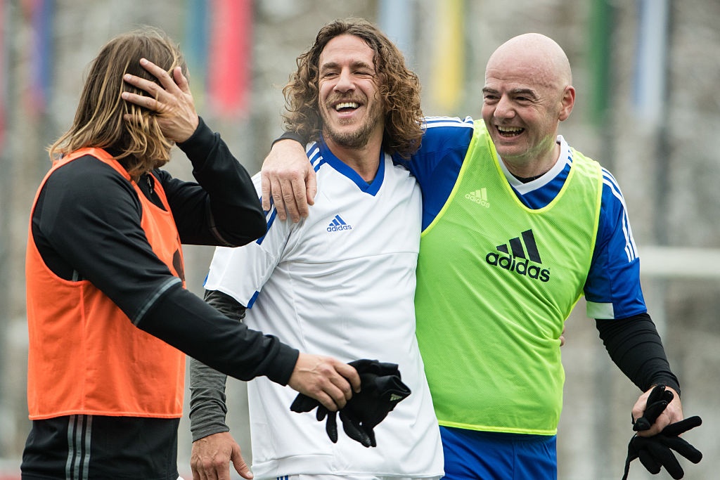 Maradona du tran dau cua cac huyen thoai anh 1