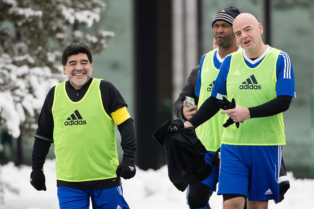 Maradona du tran dau cua cac huyen thoai anh 3