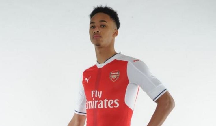 Tan binh Arsenal tung lam cong nhan anh 3