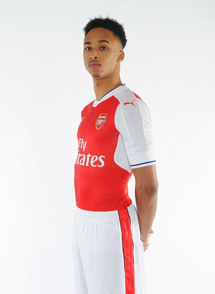 Arsenal ra mắt tân binh đầu tiên ảnh 3 Arsenal ra mat tan binh dau tien anh 3