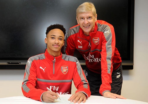 Arsenal ra mat tan binh dau tien trong thang 1 hinh anh