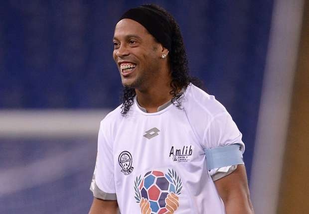 Ronaldinho trở lại thi đấu chuyên nghiệp ảnh 1 Ronaldinho tro lai thi dau chuyen nghiep anh 1