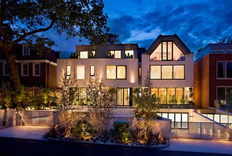 Oezil mua biet thu gia 35 trieu euro anh 1