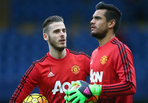 Mourinho tuyen bo khong ban De Gea va Romero hinh anh