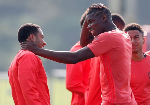 Pogba gui loi chia tay tinh cam den Depay hinh anh