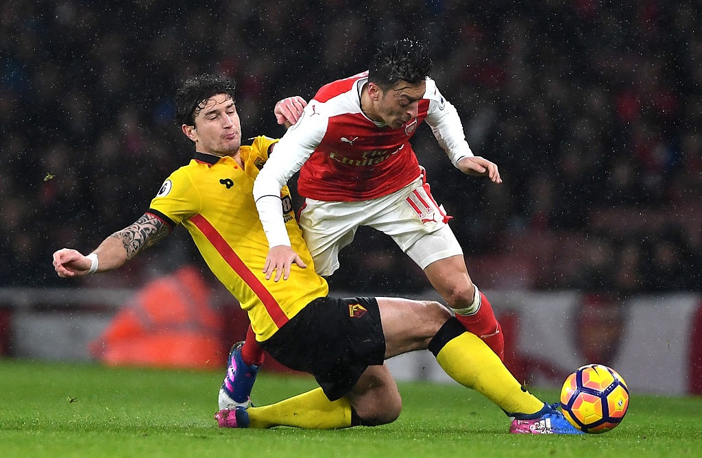 Arsenal thua 1-2 truoc Watford anh 10